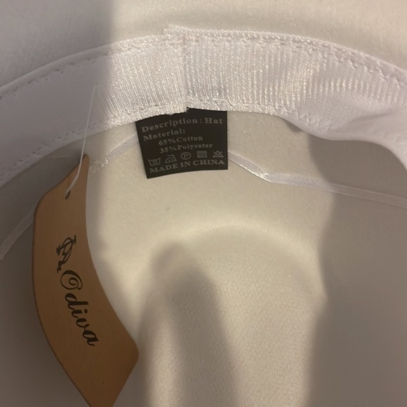 White wide brim fendora hat - Picture 6 of 6